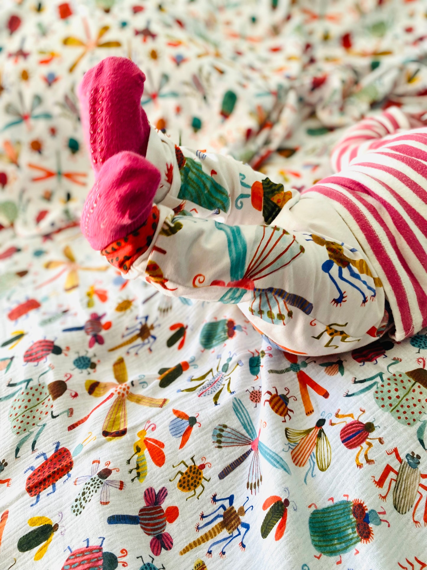 Bugs Muslin Swaddle