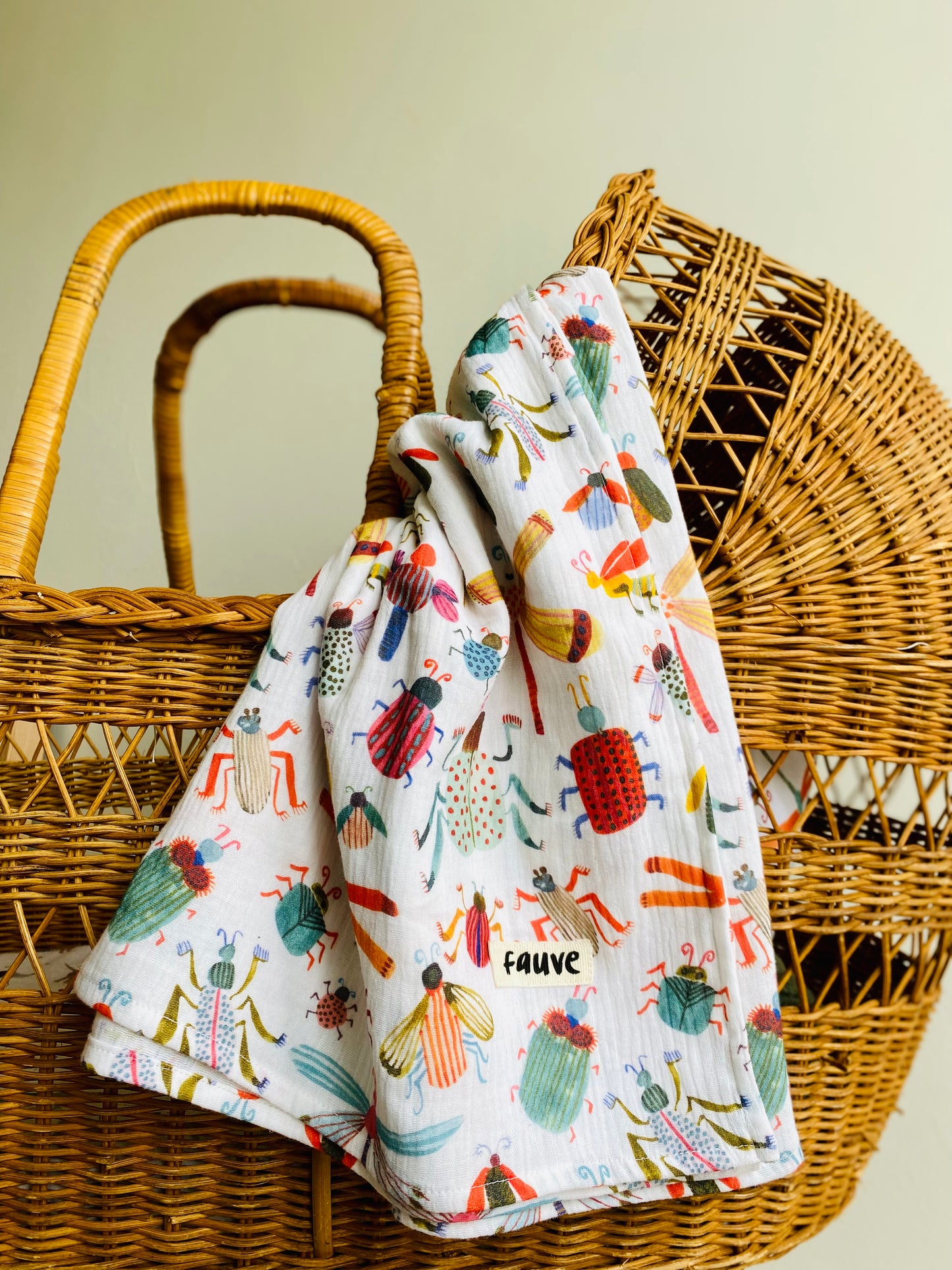 Bugs Muslin Swaddle