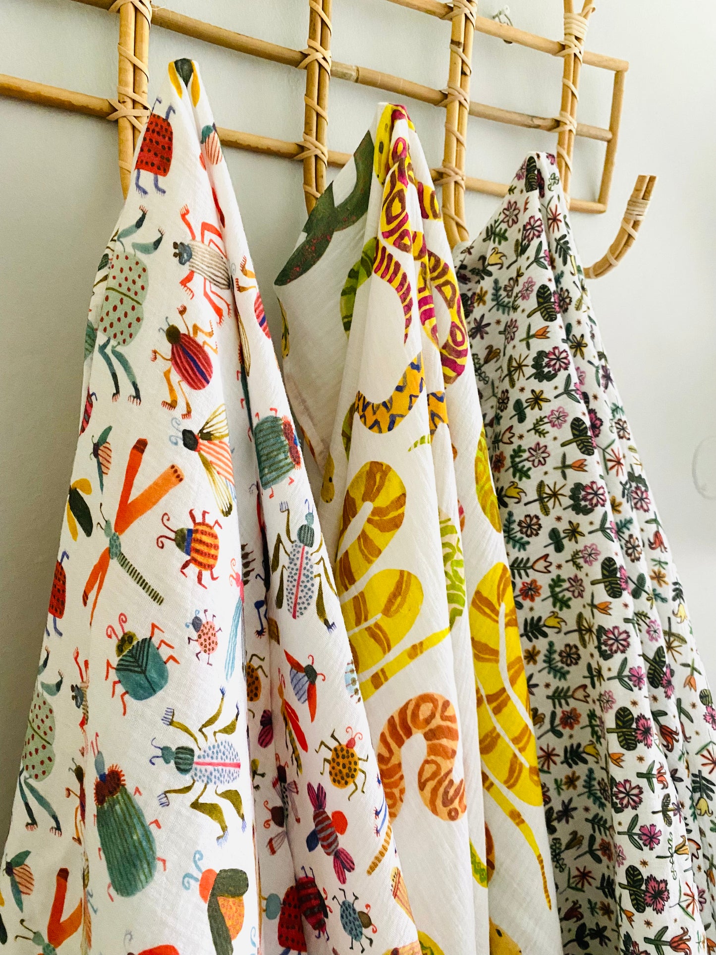 Bugs Muslin Swaddle