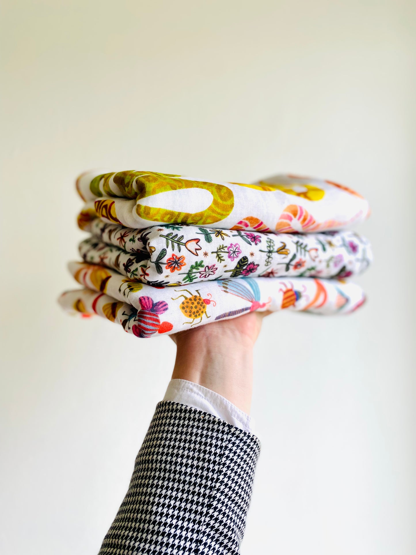 Bugs Muslin Swaddle
