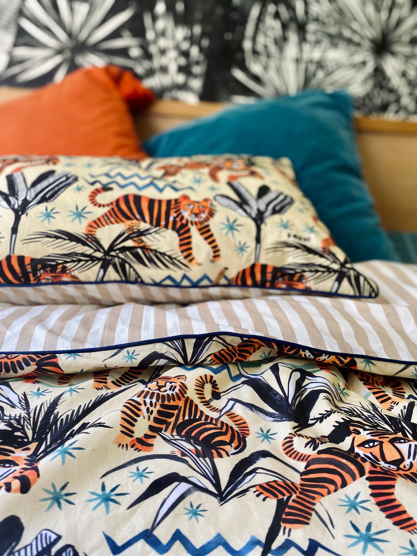 Island Style Tiger Bedding Set